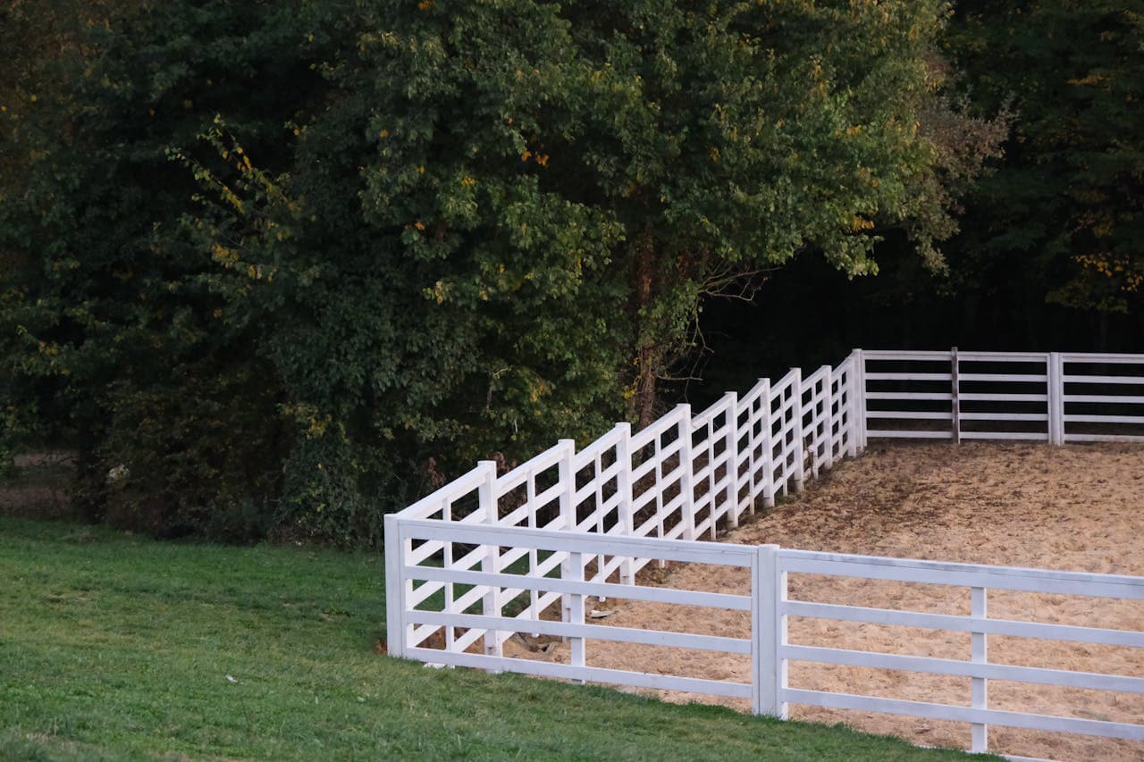 Fencing work by Makoa Construction